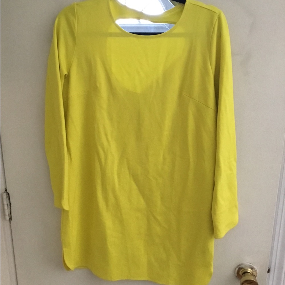 Round neckline yellow neon dress